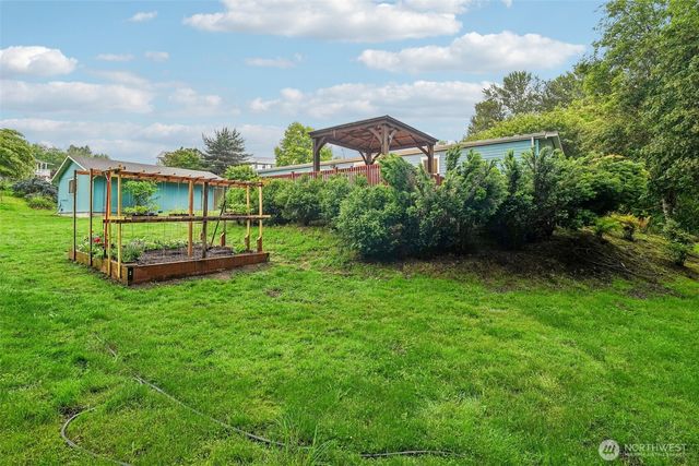 215 105th Avenue E, Edgewood, WA 98372
