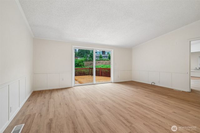 215 105th Avenue E, Edgewood, WA 98372