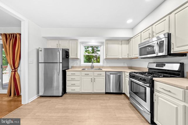 9246 LIMESTONE PL, College Park, MD 20740