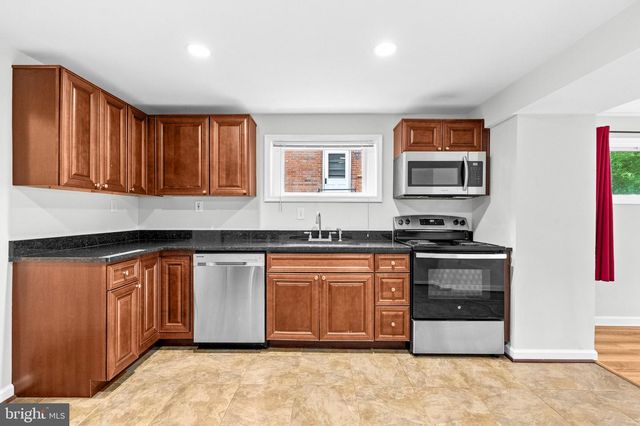 9246 LIMESTONE PL, College Park, MD 20740