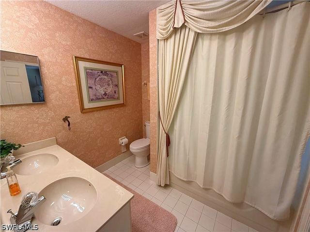 6580 Huntington Lakes CIR 202, Naples, FL 34119