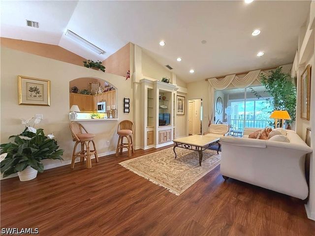 6580 Huntington Lakes CIR 202, Naples, FL 34119