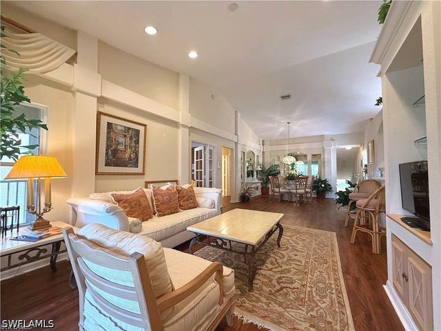 6580 Huntington Lakes CIR 202, Naples, FL 34119