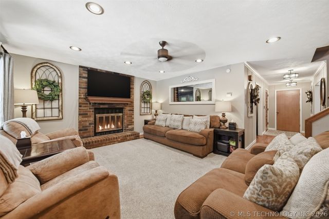 5915 E 164th Street S, Bixby, OK 74008