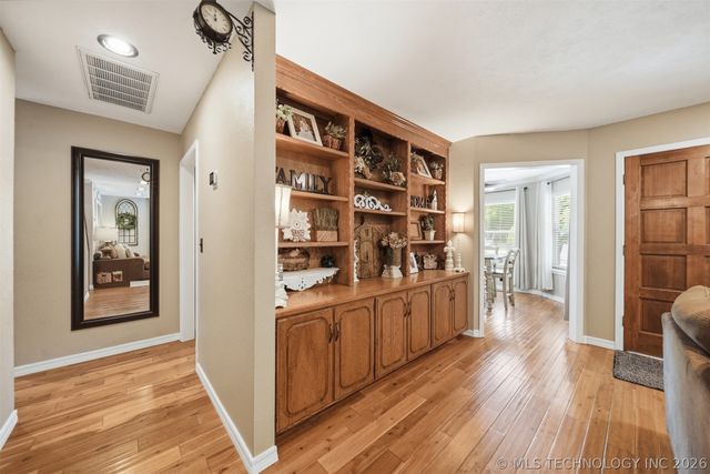 5915 E 164th Street S, Bixby, OK 74008