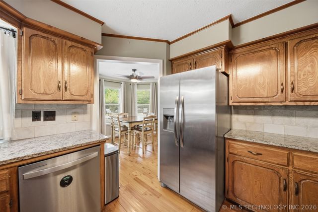 5915 E 164th Street S, Bixby, OK 74008