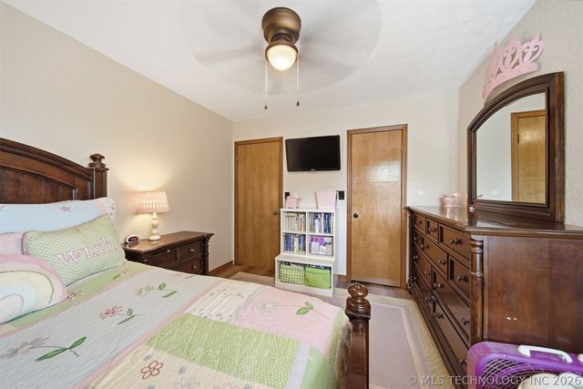 5915 E 164th Street S, Bixby, OK 74008