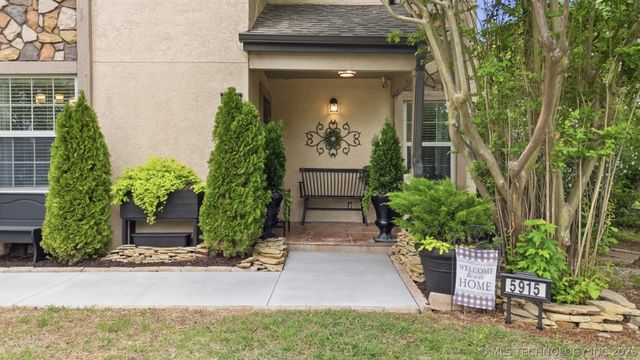 5915 E 164th Street S, Bixby, OK 74008
