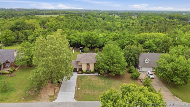 5915 E 164th Street S, Bixby, OK 74008