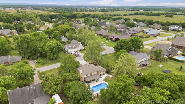 5915 E 164th Street S, Bixby, OK 74008