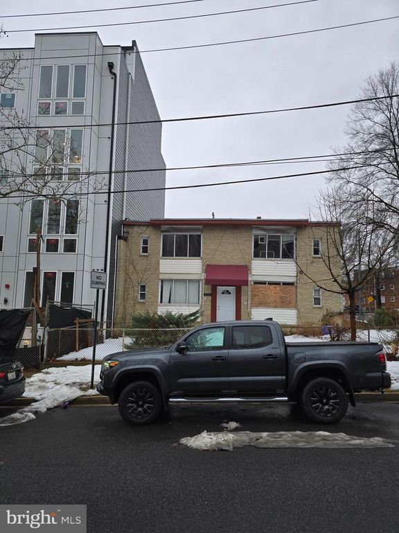 2101 M ST NE, Washington, DC 20002