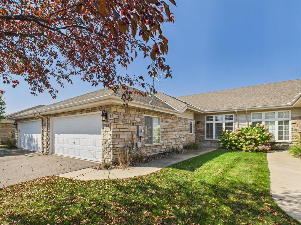 17141 Eagleview Way 69, Farmington, MN 55024