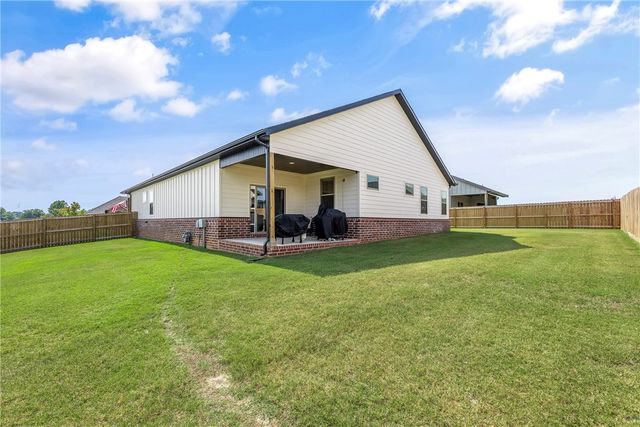 2220 Langford Street, Pea Ridge, AR 72751