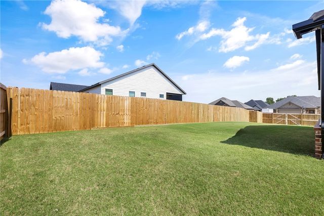 2220 Langford Street, Pea Ridge, AR 72751