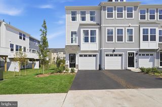 10795 PENNYWELL GARDEN RD, Manassas, VA 20112