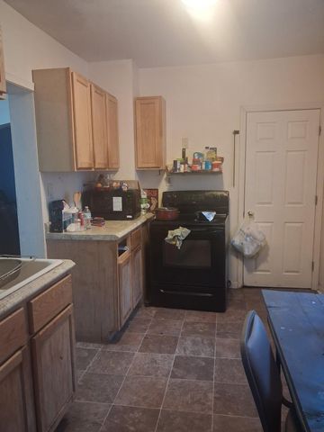 116 Conger St, Waterloo, IA 50703