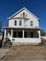 116 Conger St, Waterloo, IA 50703