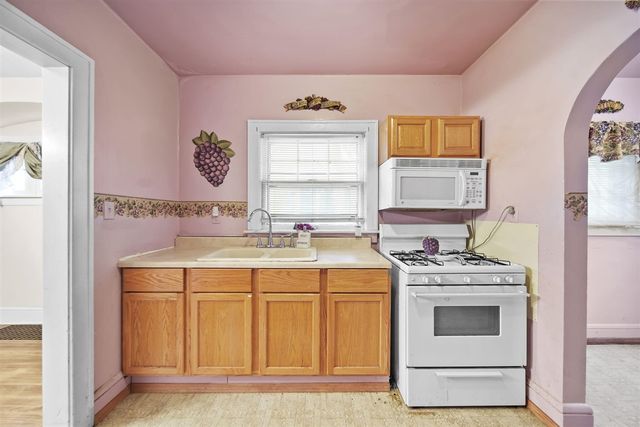 228 Wall Street, Jackson, MI 49203