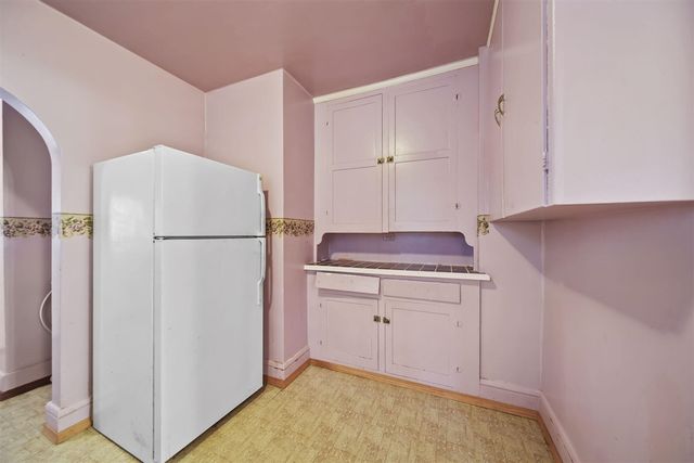 228 Wall Street, Jackson, MI 49203