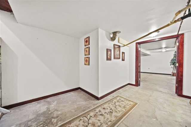 228 Wall Street, Jackson, MI 49203