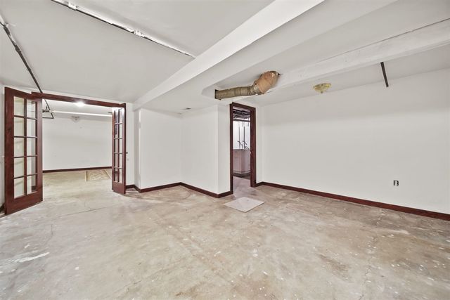 228 Wall Street, Jackson, MI 49203