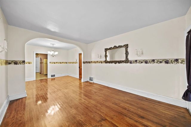 228 Wall Street, Jackson, MI 49203