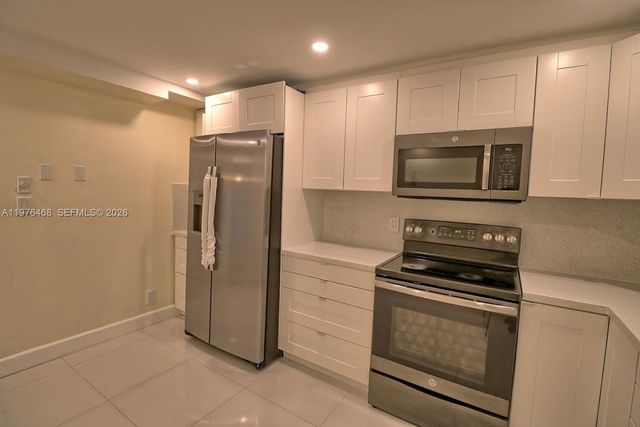 16500 Golf Club Rd 205, Weston, FL 33326