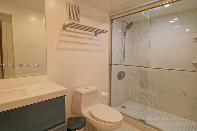 16500 Golf Club Rd 205, Weston, FL 33326