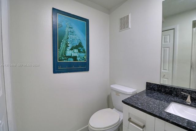 16500 Golf Club Rd 205, Weston, FL 33326