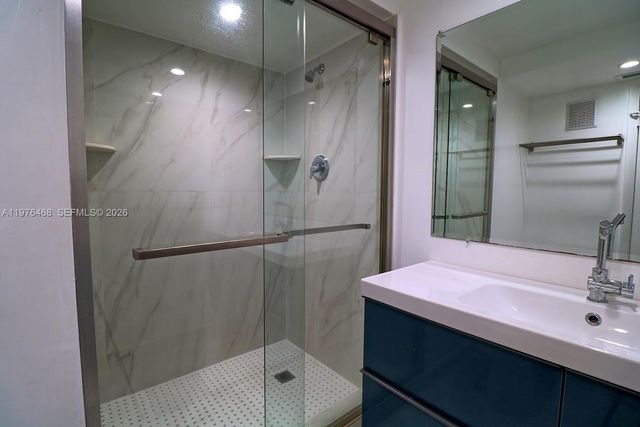 16500 Golf Club Rd 205, Weston, FL 33326