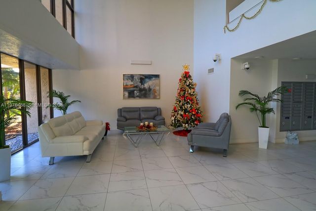 16500 Golf Club Rd 205, Weston, FL 33326