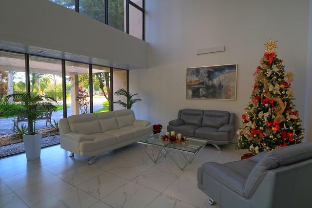 16500 Golf Club Rd 205, Weston, FL 33326