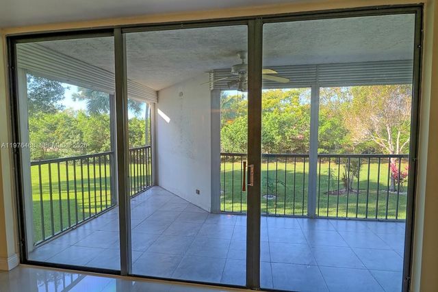 16500 Golf Club Rd 205, Weston, FL 33326