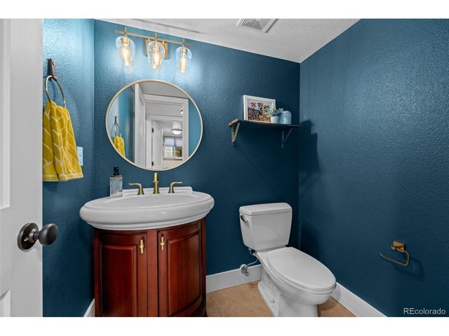 14192 W Evans Cir, Lakewood, CO 80228