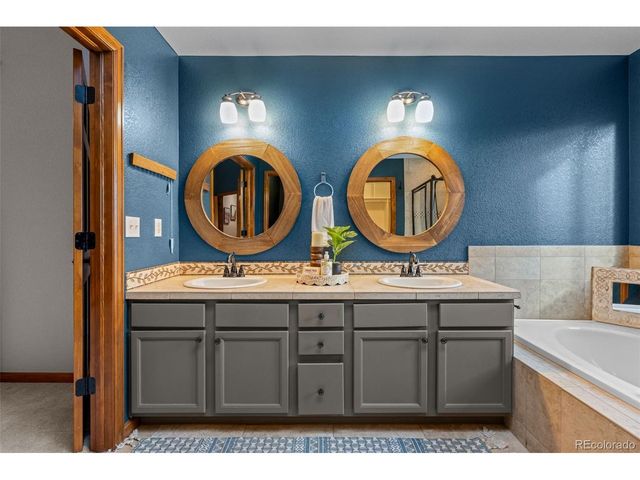 14192 W Evans Cir, Lakewood, CO 80228