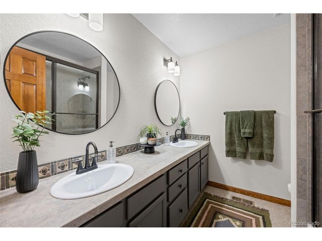 14192 W Evans Cir, Lakewood, CO 80228