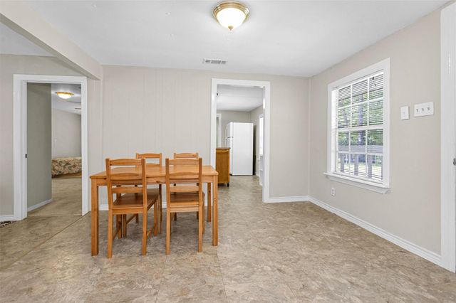 99 Main Street, Huntsville, TX 77340