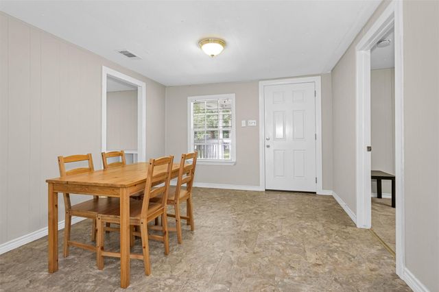 99 Main Street, Huntsville, TX 77340