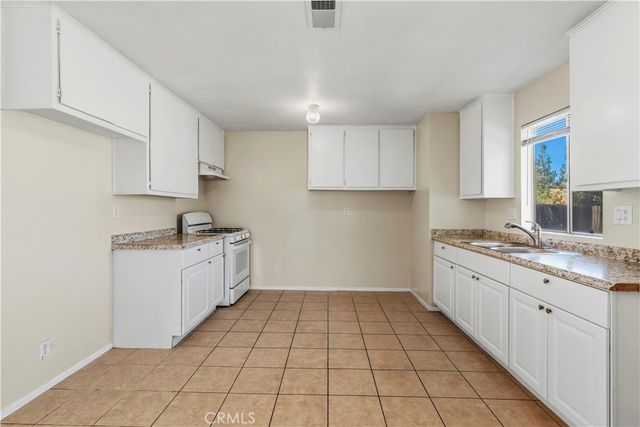 40015 172nd E, Palmdale, CA 93591
