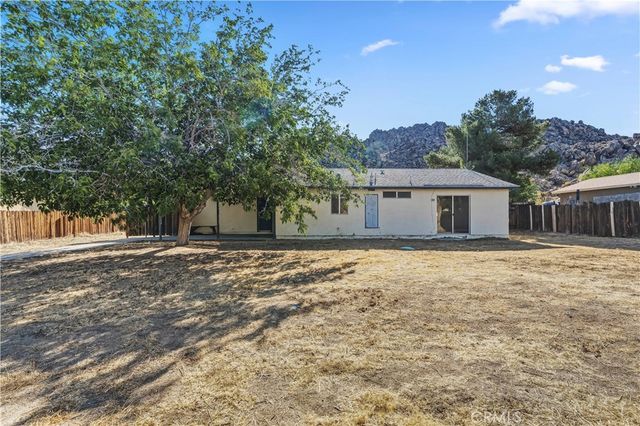40015 172nd E, Palmdale, CA 93591