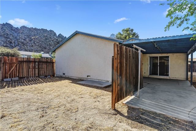 40015 172nd E, Palmdale, CA 93591
