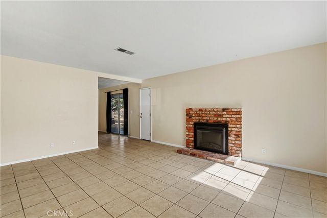 40015 172nd E, Palmdale, CA 93591