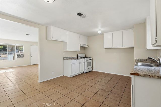 40015 172nd E, Palmdale, CA 93591