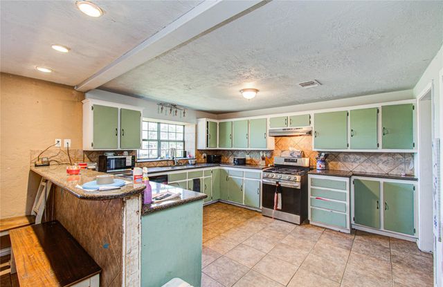 1246 Drymalla Road, Cat Spring, TX 78933