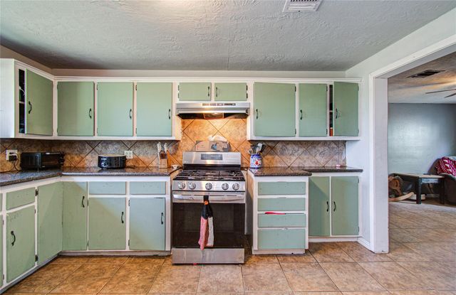 1246 Drymalla Road, Cat Spring, TX 78933