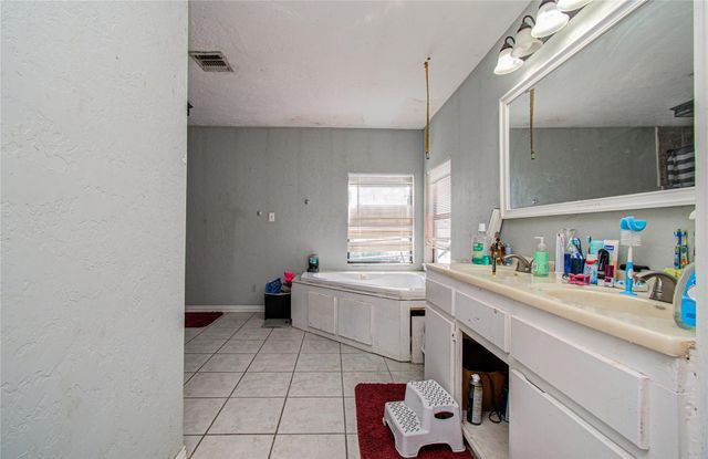 1246 Drymalla Road, Cat Spring, TX 78933