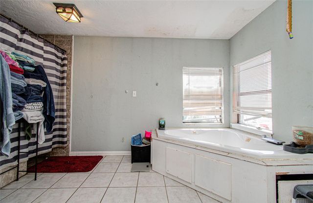 1246 Drymalla Road, Cat Spring, TX 78933