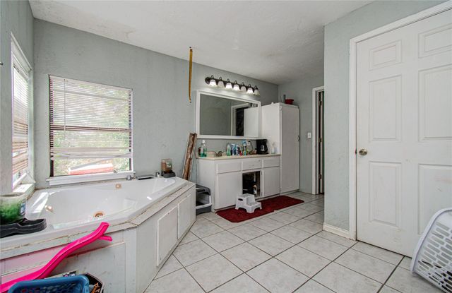 1246 Drymalla Road, Cat Spring, TX 78933