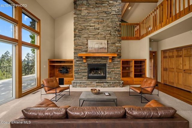 8128 N Stonehaven Dr, Hayden, ID 83835