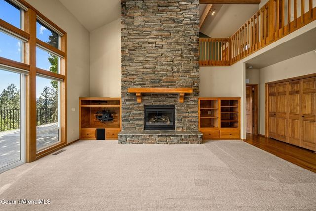 8128 N Stonehaven Dr, Hayden, ID 83835